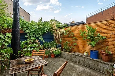 Flat Brightwell Crescent in Greater London