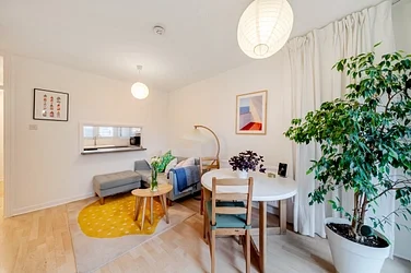 Flat Brightwell Crescent in Greater London