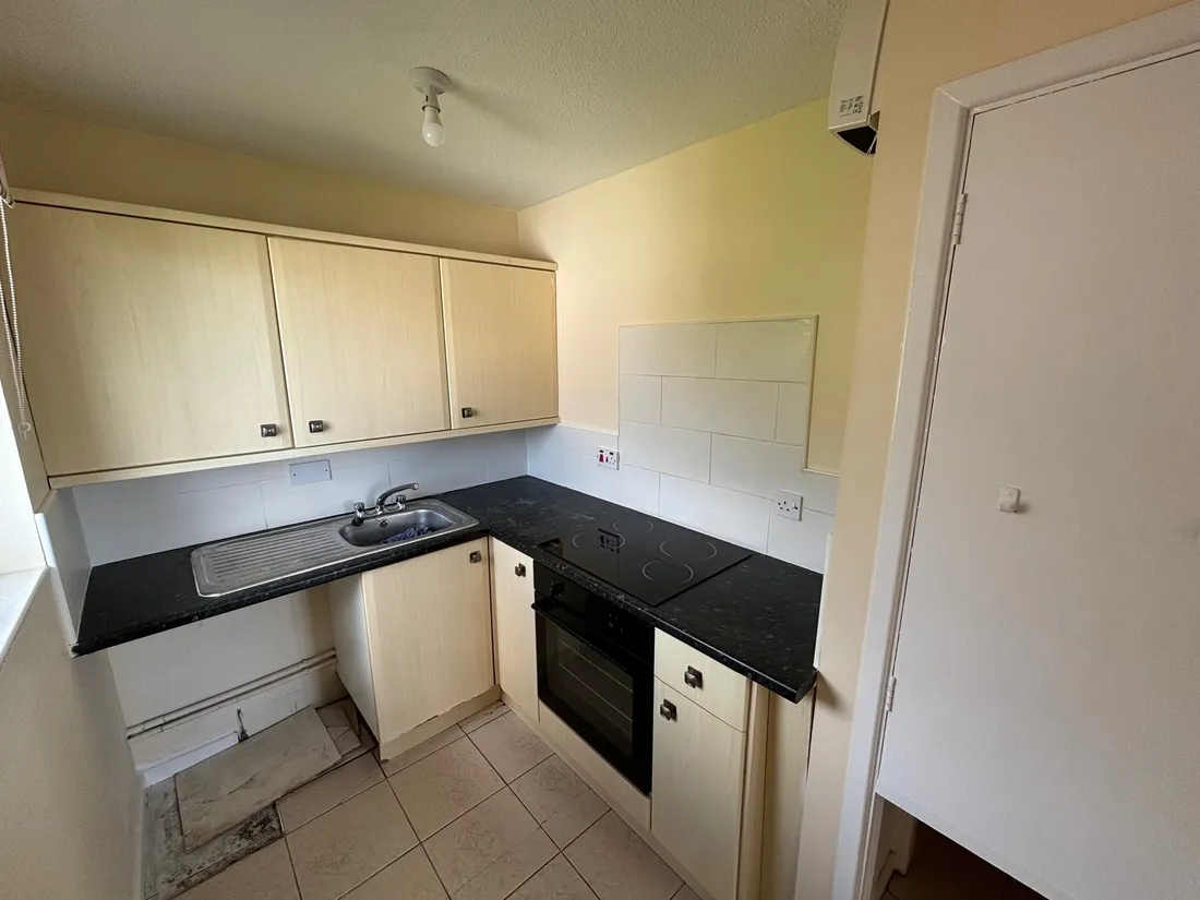 Flat Bronwydd in Swansea