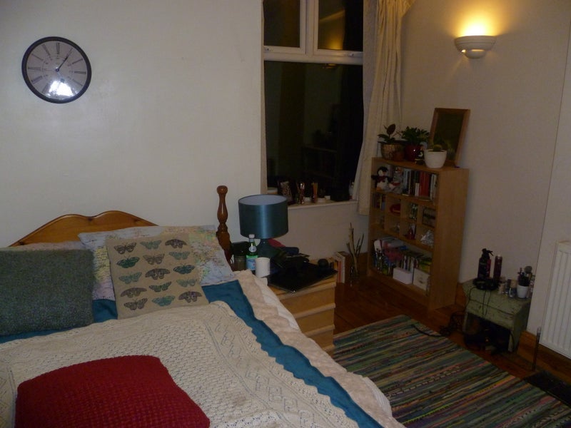 Room Bamford Road in Manchester