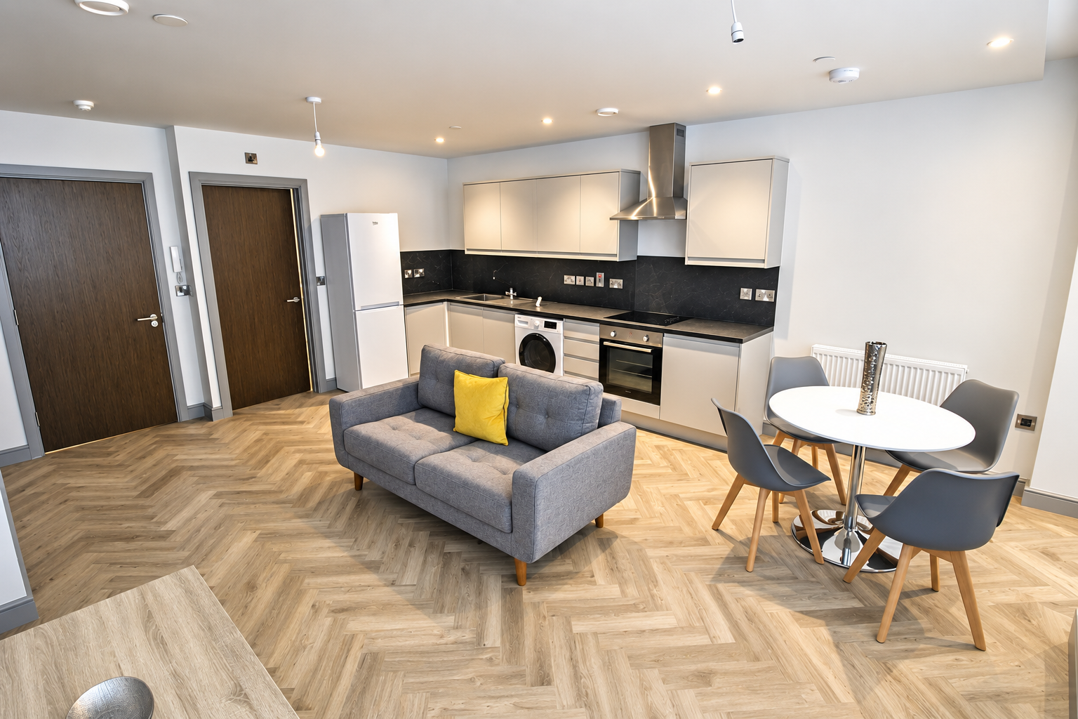 Flat Long Row in Nottingham