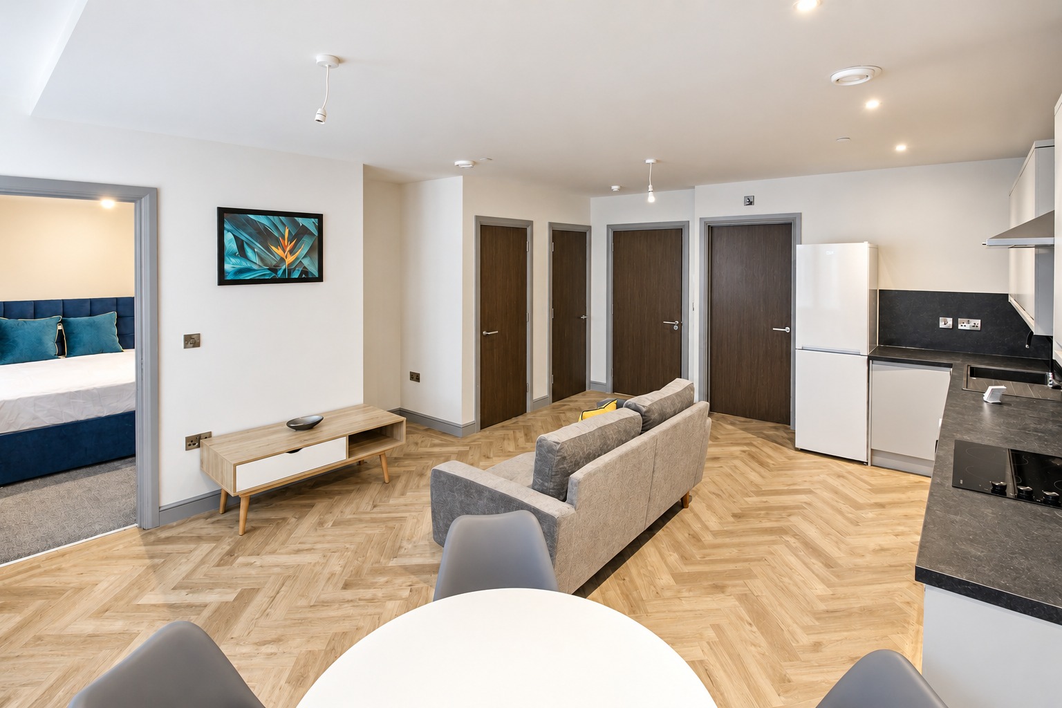 Flat Long Row in Nottingham