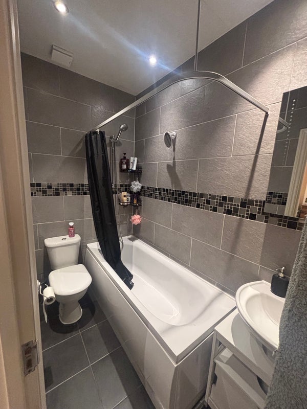 Room Lytton Grove in Greater London