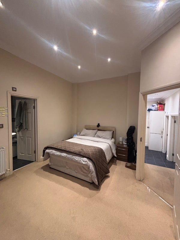 Room Lytton Grove in Greater London