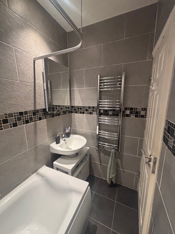 Room Lytton Grove in Greater London