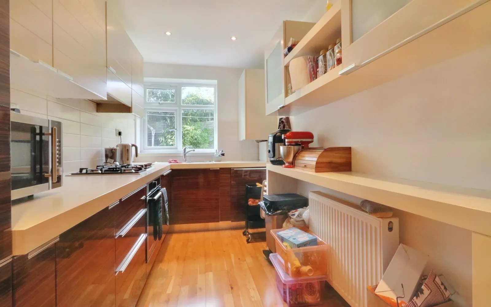 Flat Whitefriars Drive in Greater London