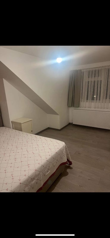 Room Ainslie Wood Road in Greater London