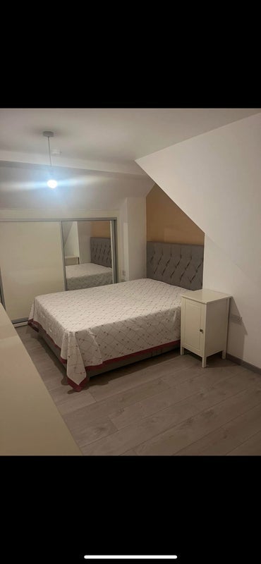 Room Ainslie Wood Road in Greater London