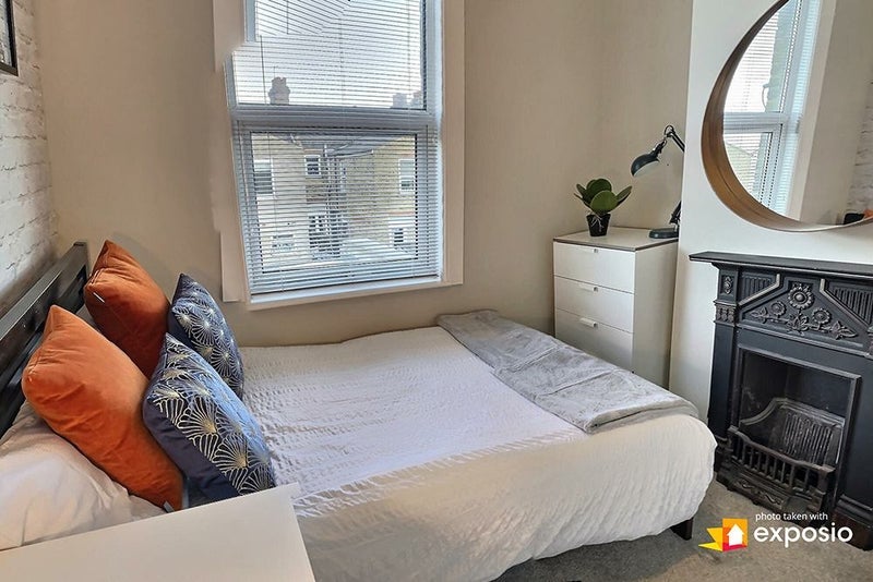 Room Clonmell Road in Greater London
