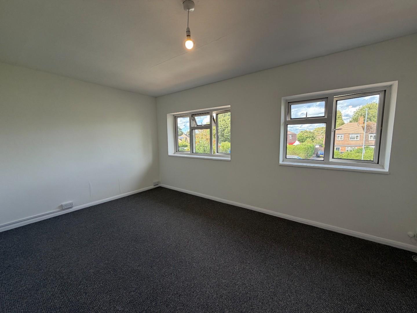Flat Bouverie Road in Hardingstone