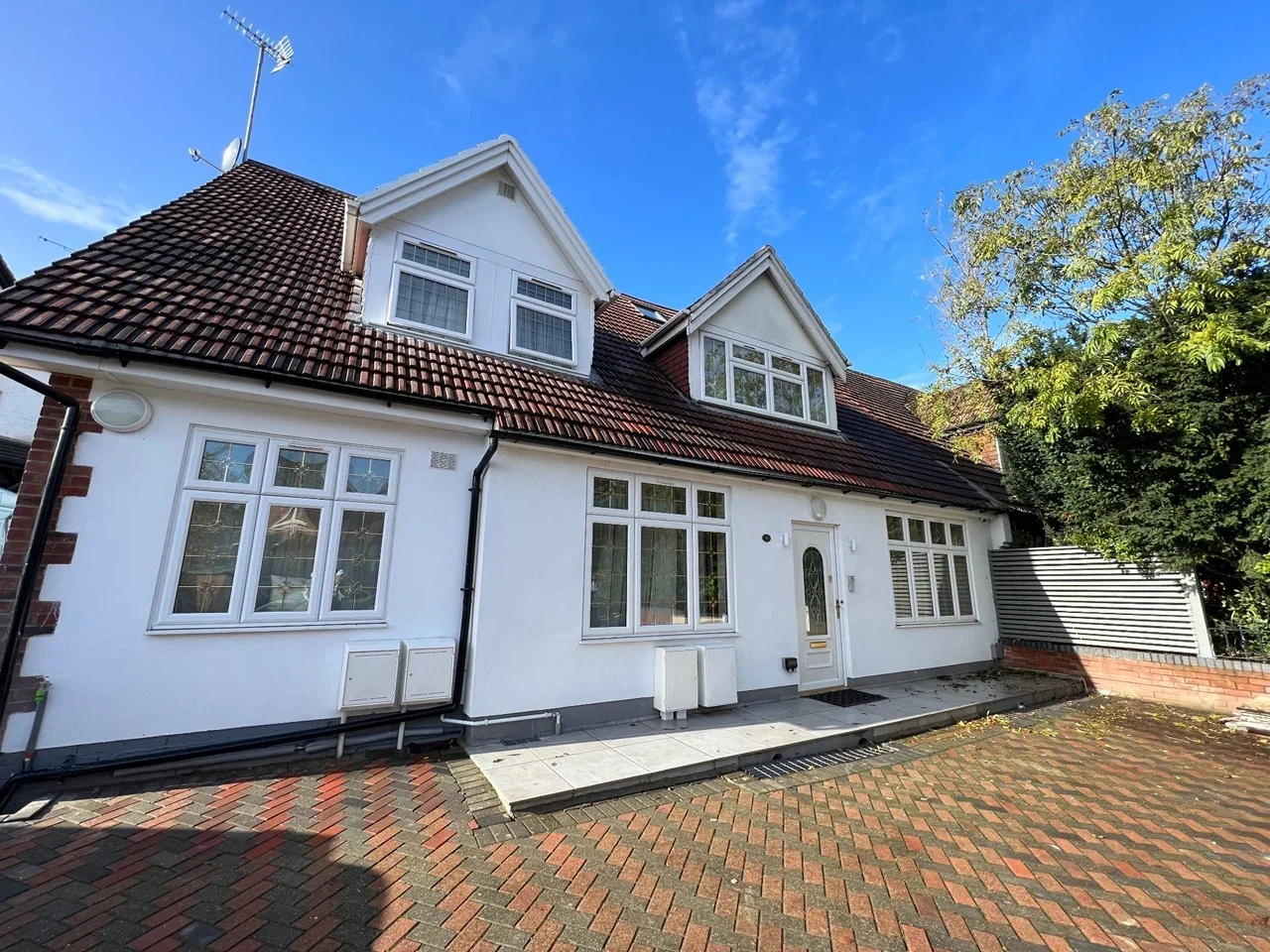 Flat Hillcroft Crescent in Greater London