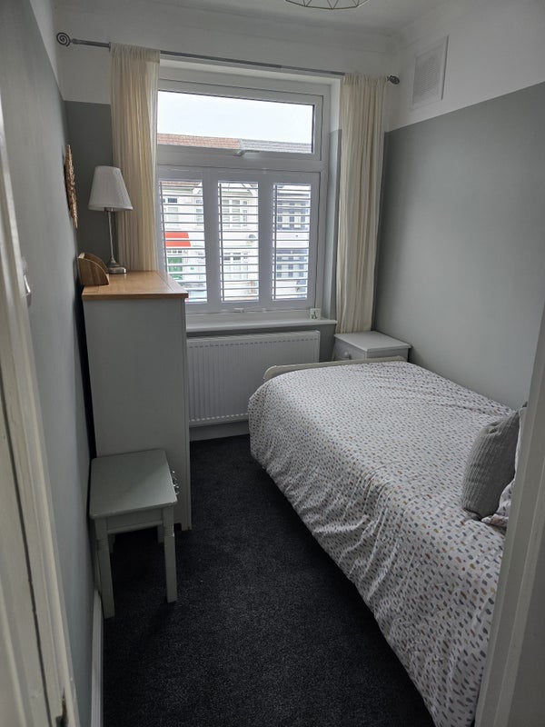 Room Marlborough Road in Greater London