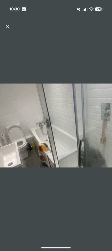 Room Queen's Ride in Greater London