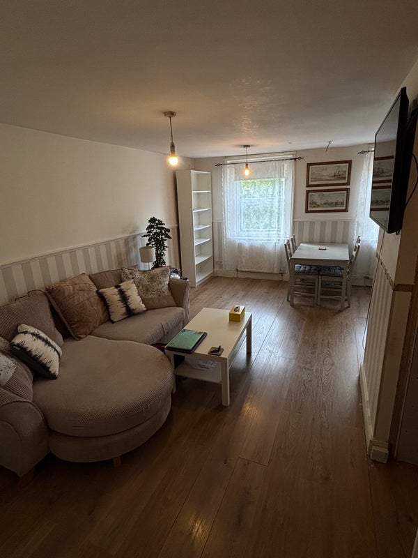 Room New Cross Road in Greater London