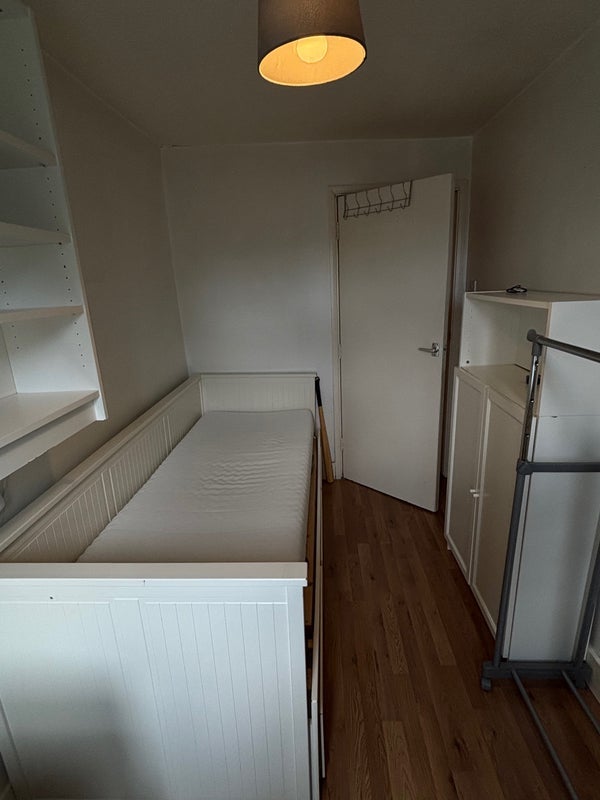 Room New Cross Road in Greater London