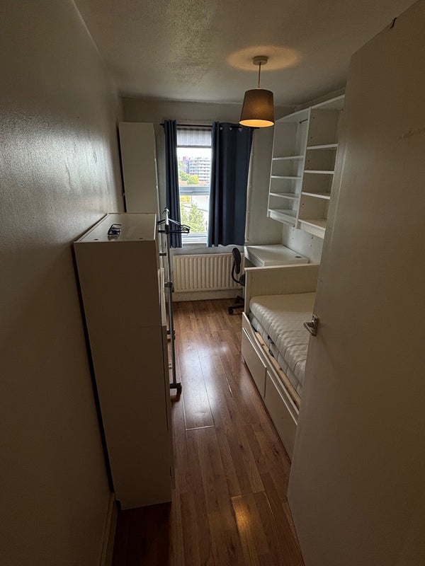 Room New Cross Road in Greater London
