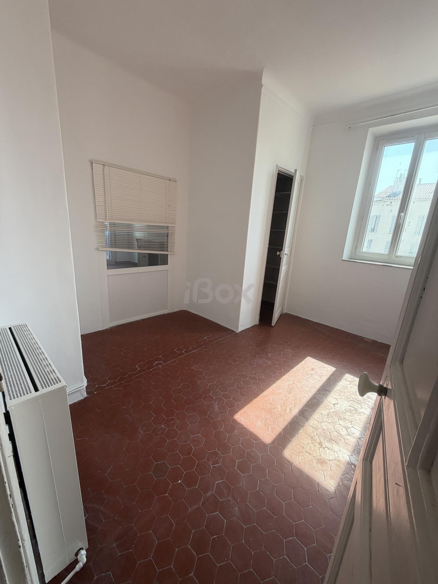 Flat Rue Victor Clappier in Toulon