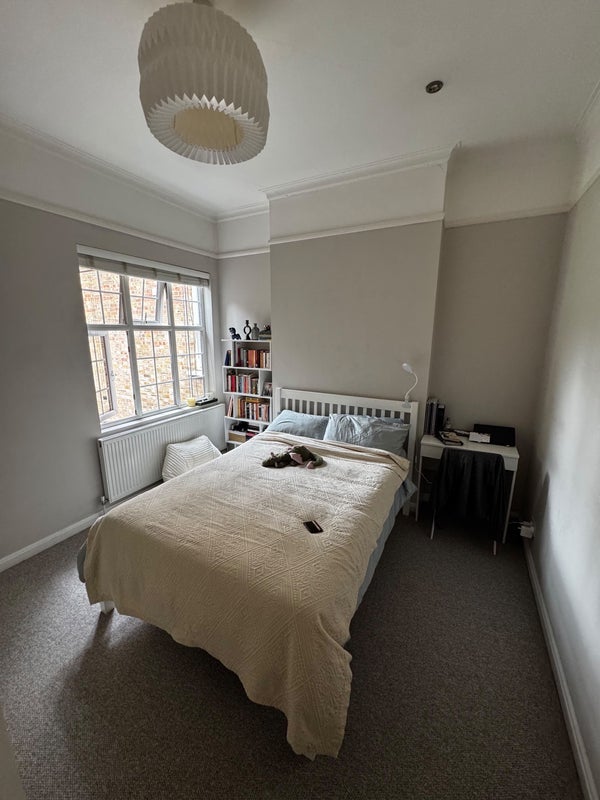 Room Woodgrange Avenue in Greater London