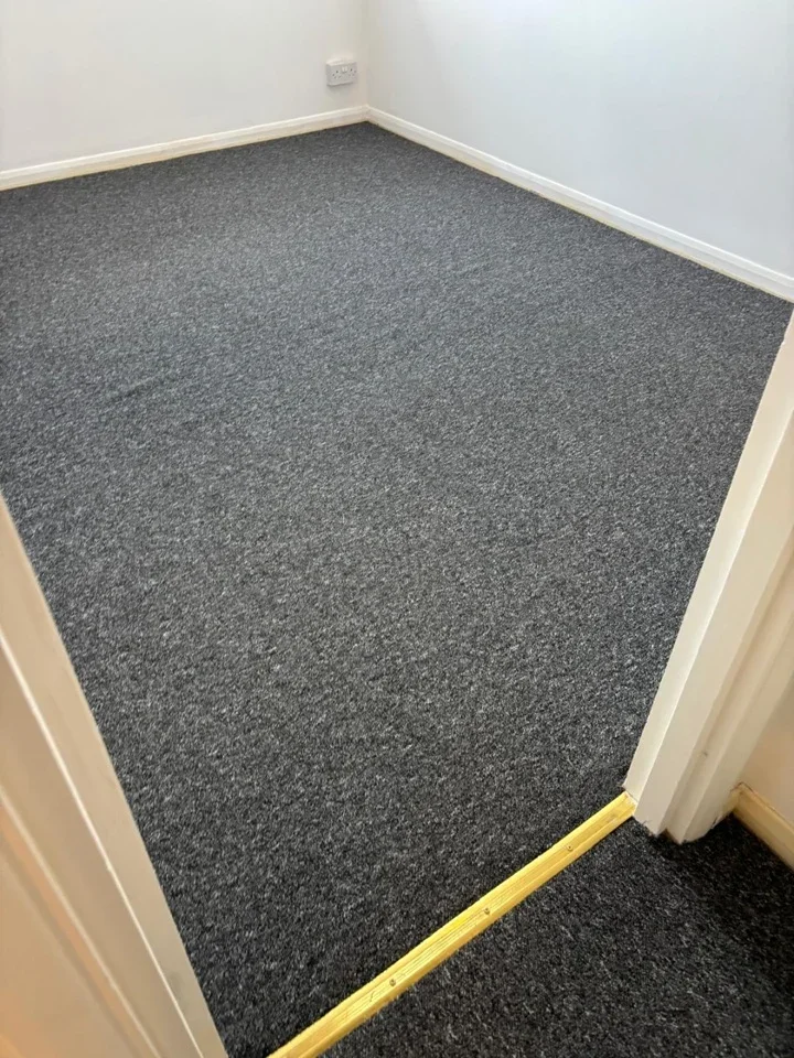 Flat Sapphire Close in Greater London