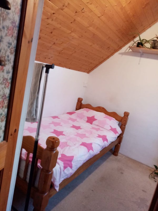 Room Cranbrook Road in Poole
