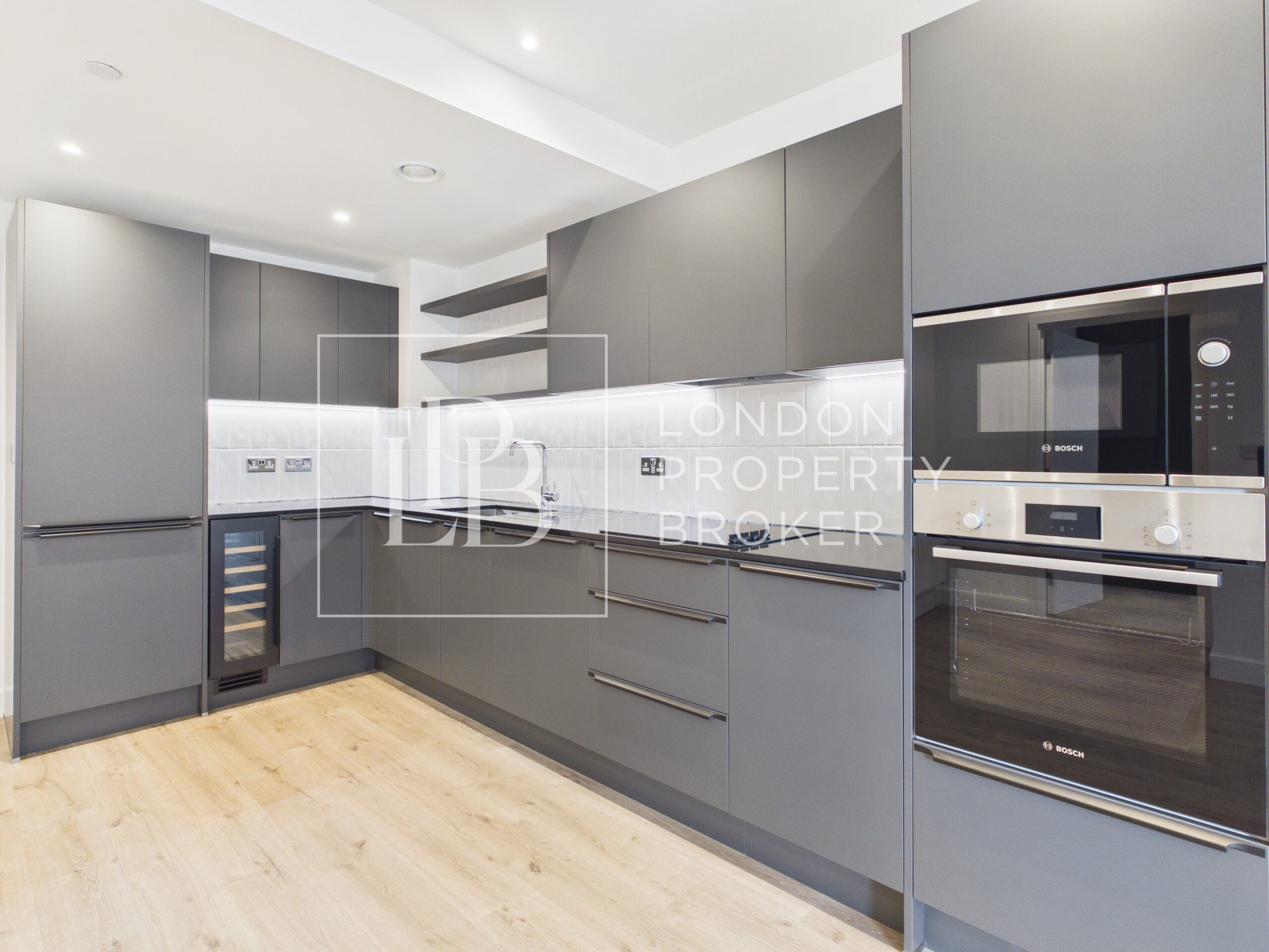 Flat Griffin Manor Way in Greater London