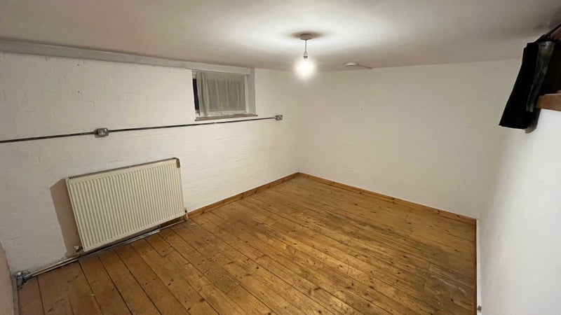 Room Hermitage Road in Greater London