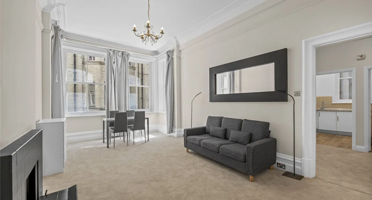 Flat Bedford Avenue in Greater London