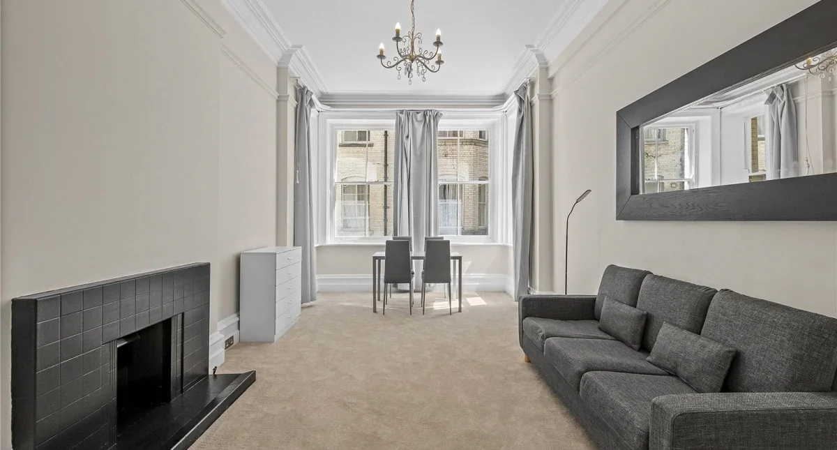 Flat Bedford Avenue in Greater London