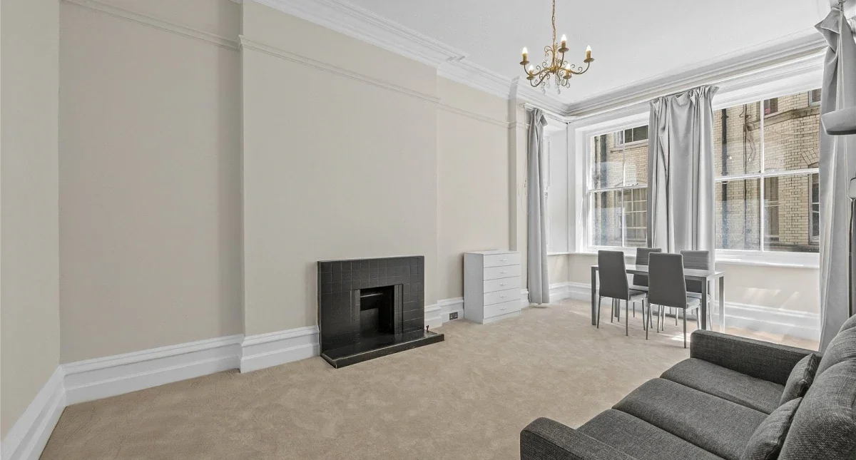 Flat Bedford Avenue in Greater London