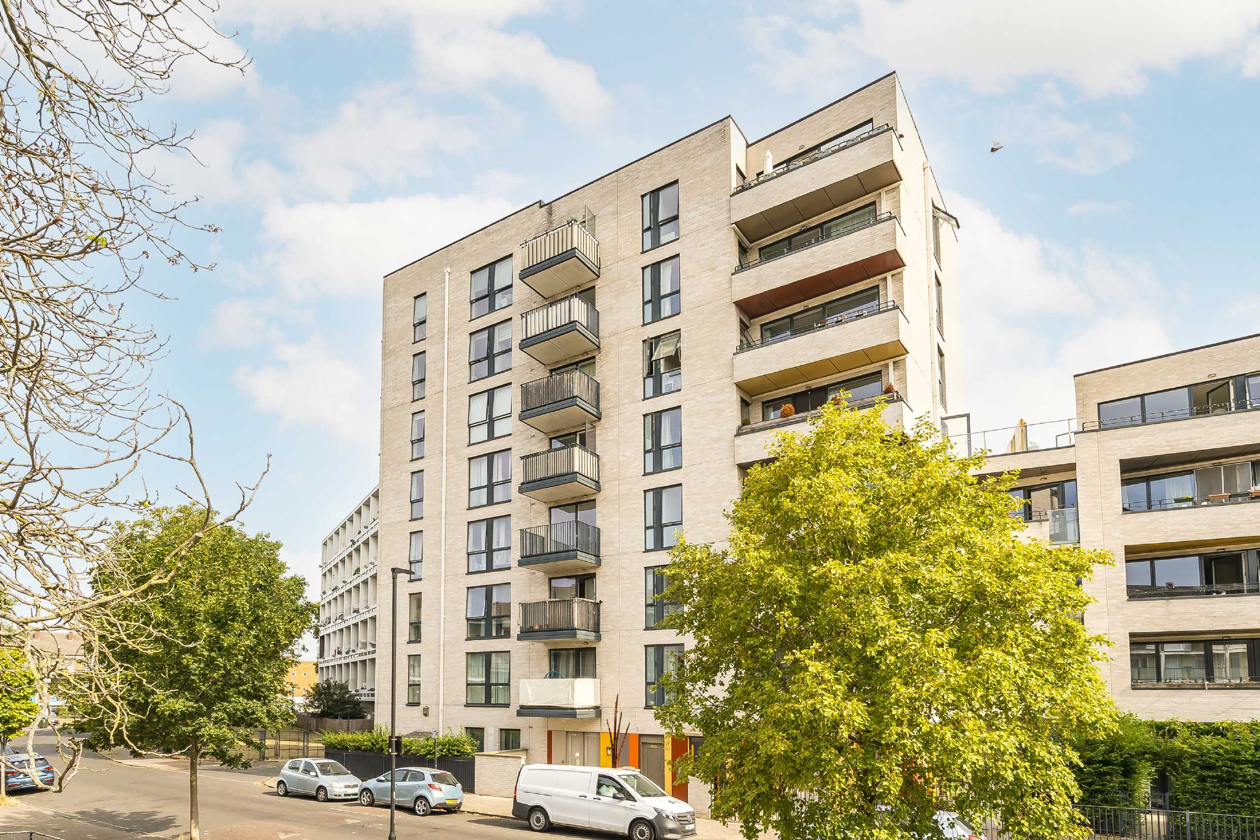 Flat St James's Crescent in Greater London