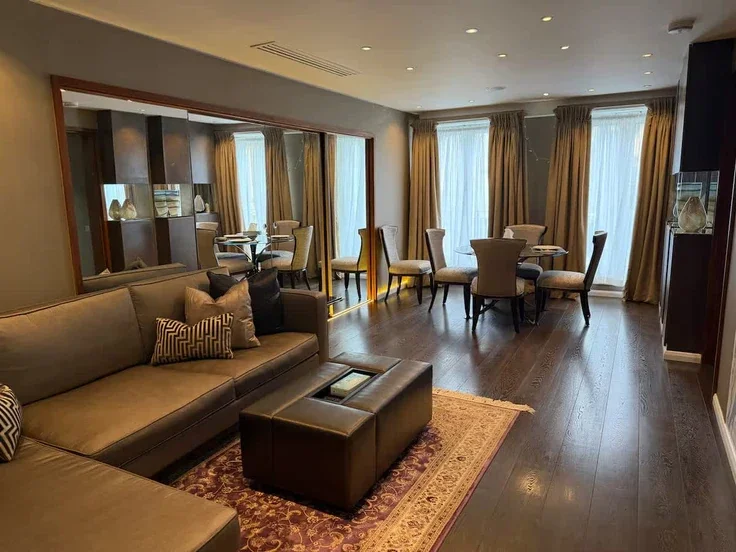 Flat Brompton Place in Greater London