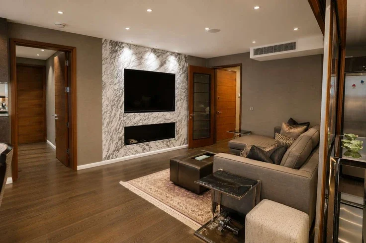 Flat Brompton Place in Greater London