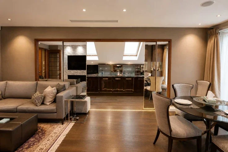 Flat Brompton Place in Greater London