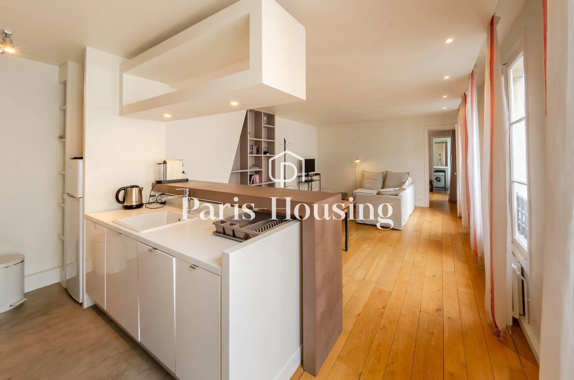 Flat Rue de Verneuil in Paris