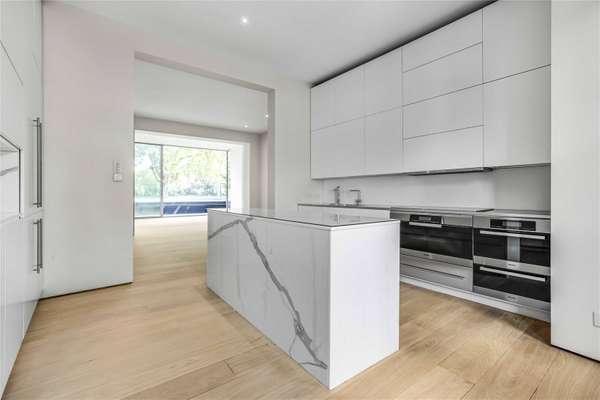 House Ruvigny Gardens in Greater London