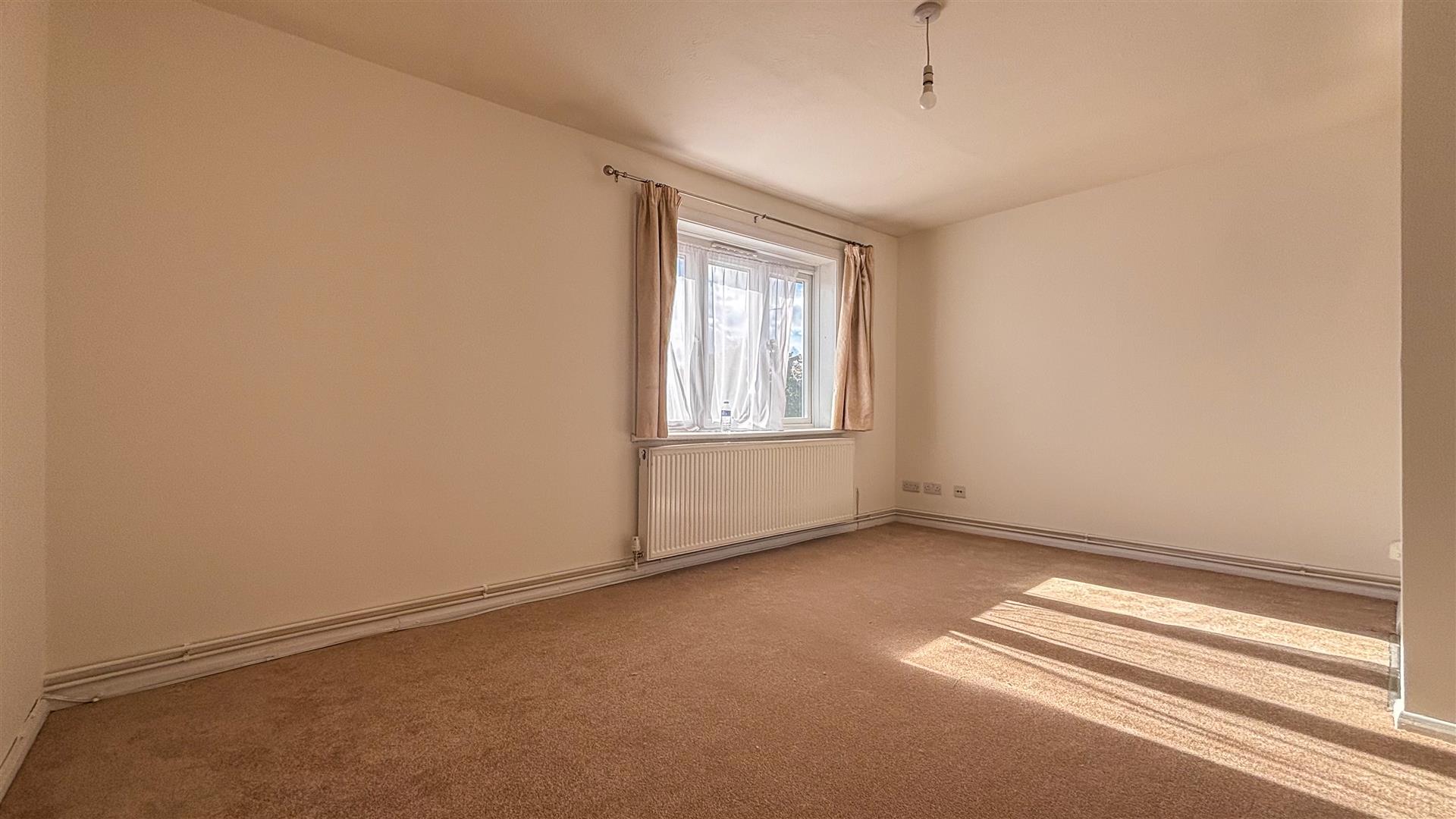 Flat Bath Road in Greater London