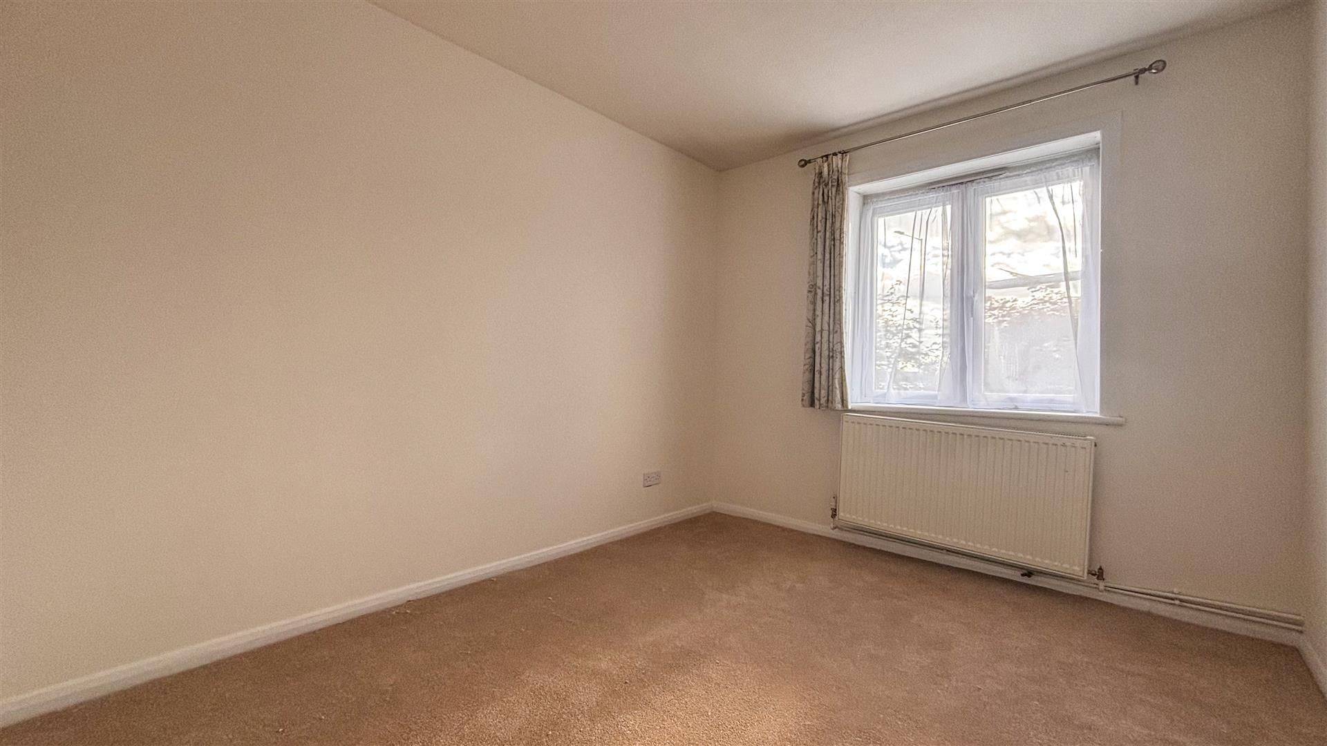 Flat Bath Road in Greater London