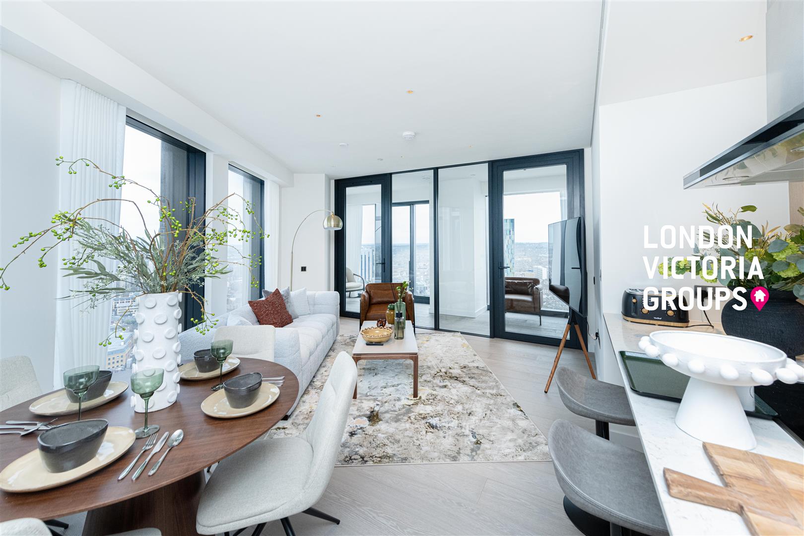 Flat Nine Elms Lane in Greater London