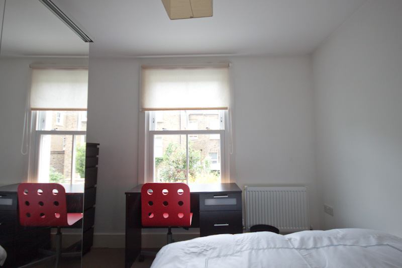 Room Corrance Road in Greater London