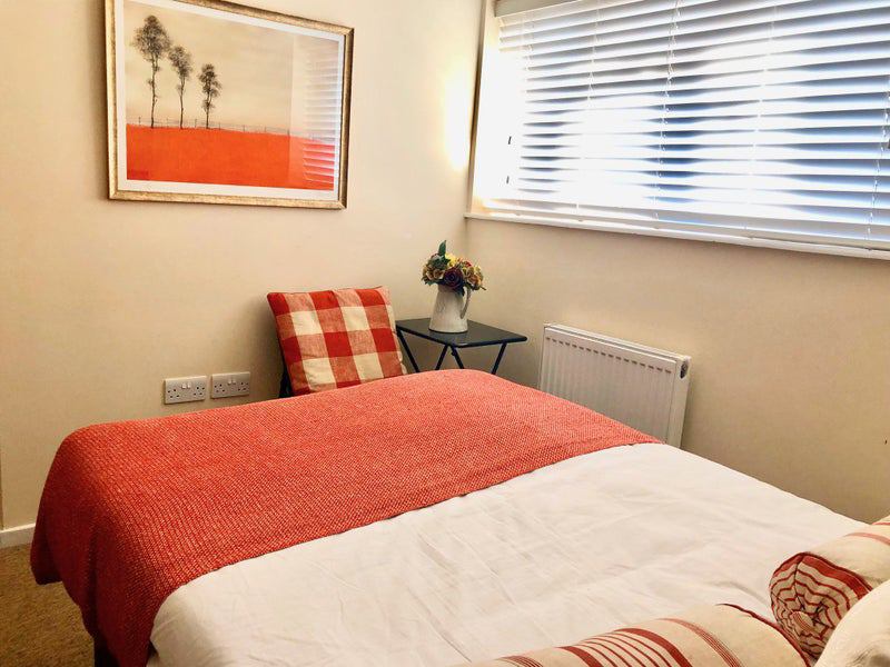 Room The Pasture in Crawley