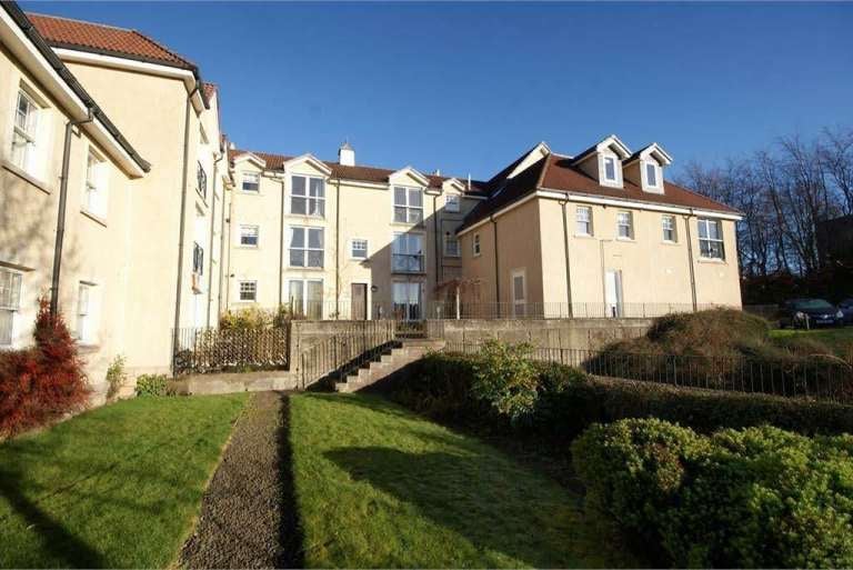 Flat Nether Liberton Court in City of Edinburgh