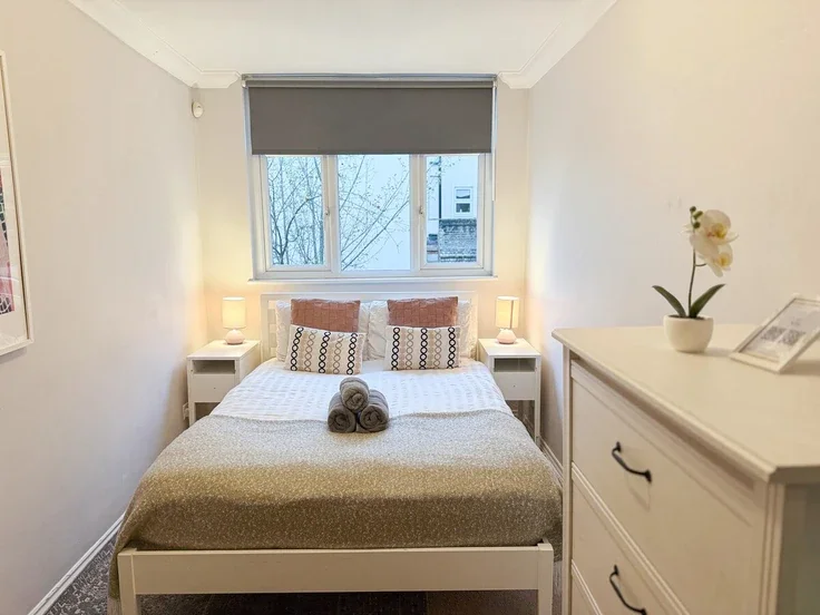 Flat Netherwood Street in Greater London