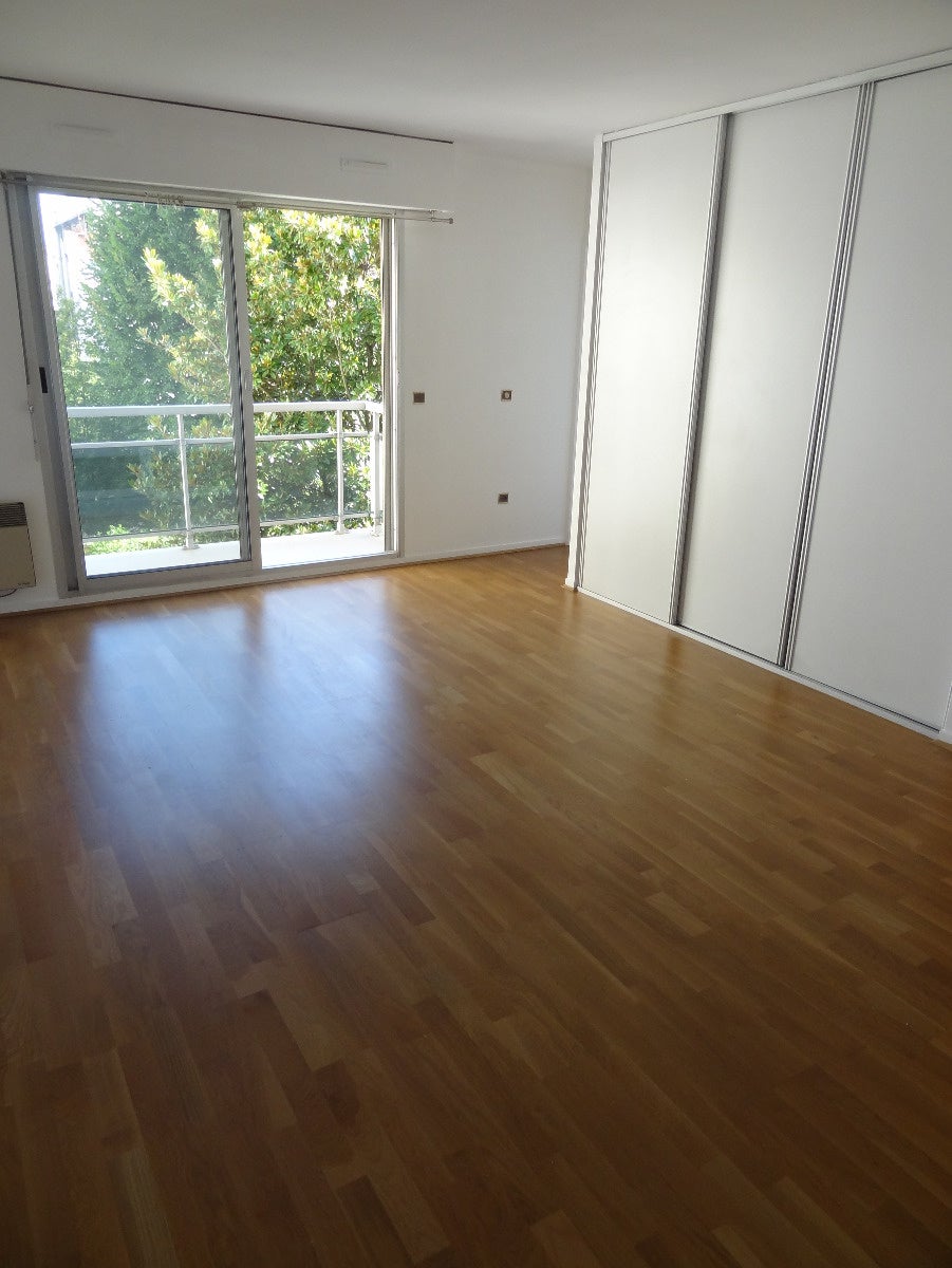 Flat Rue Marcelin Berthelot in Montrouge