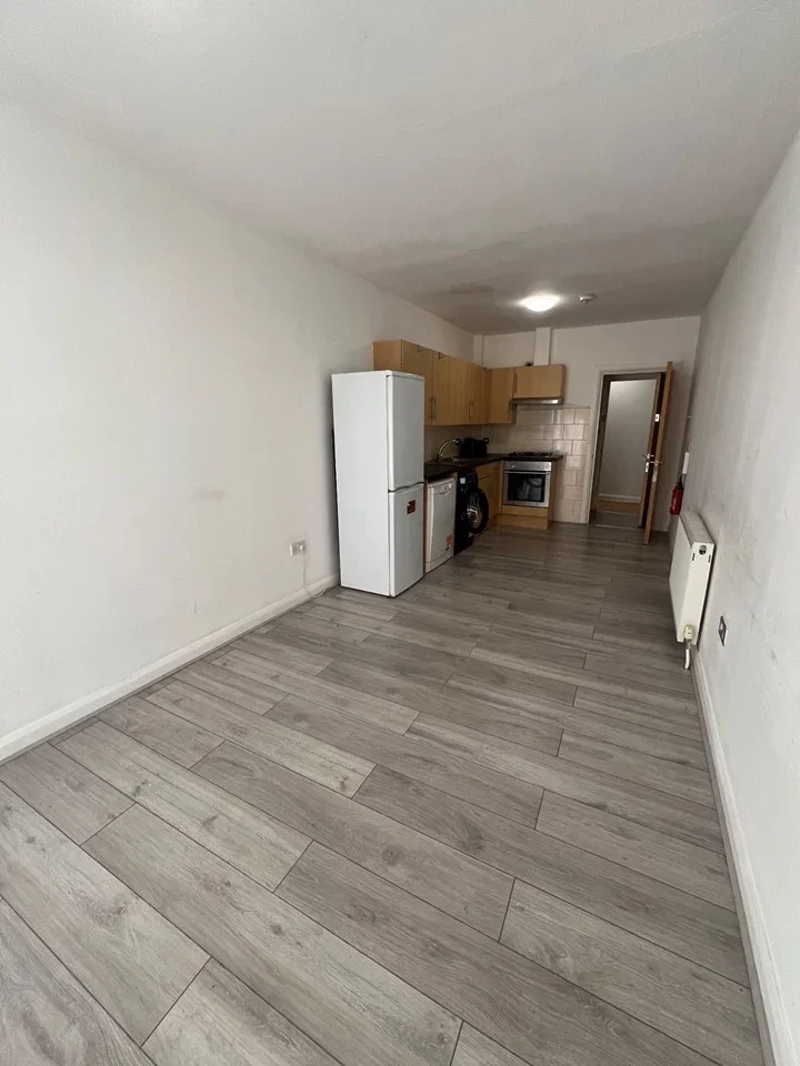 Flat Brooksby's Walk in Greater London
