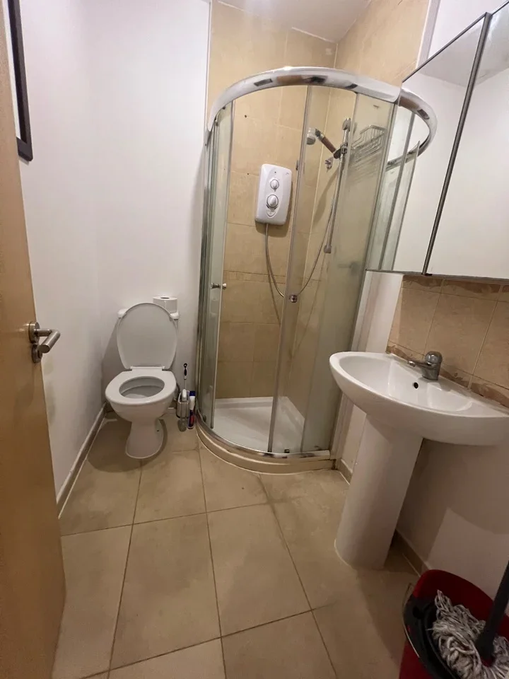Flat Brooksby's Walk in Greater London