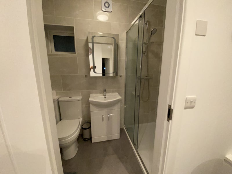 Room Gorse Hill Crescent in Poole