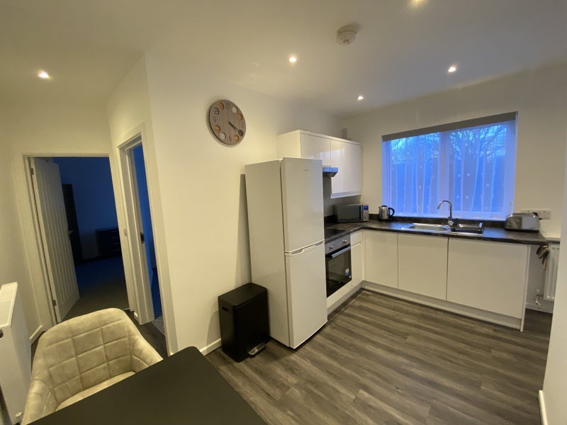 Room Gorse Hill Crescent in Poole