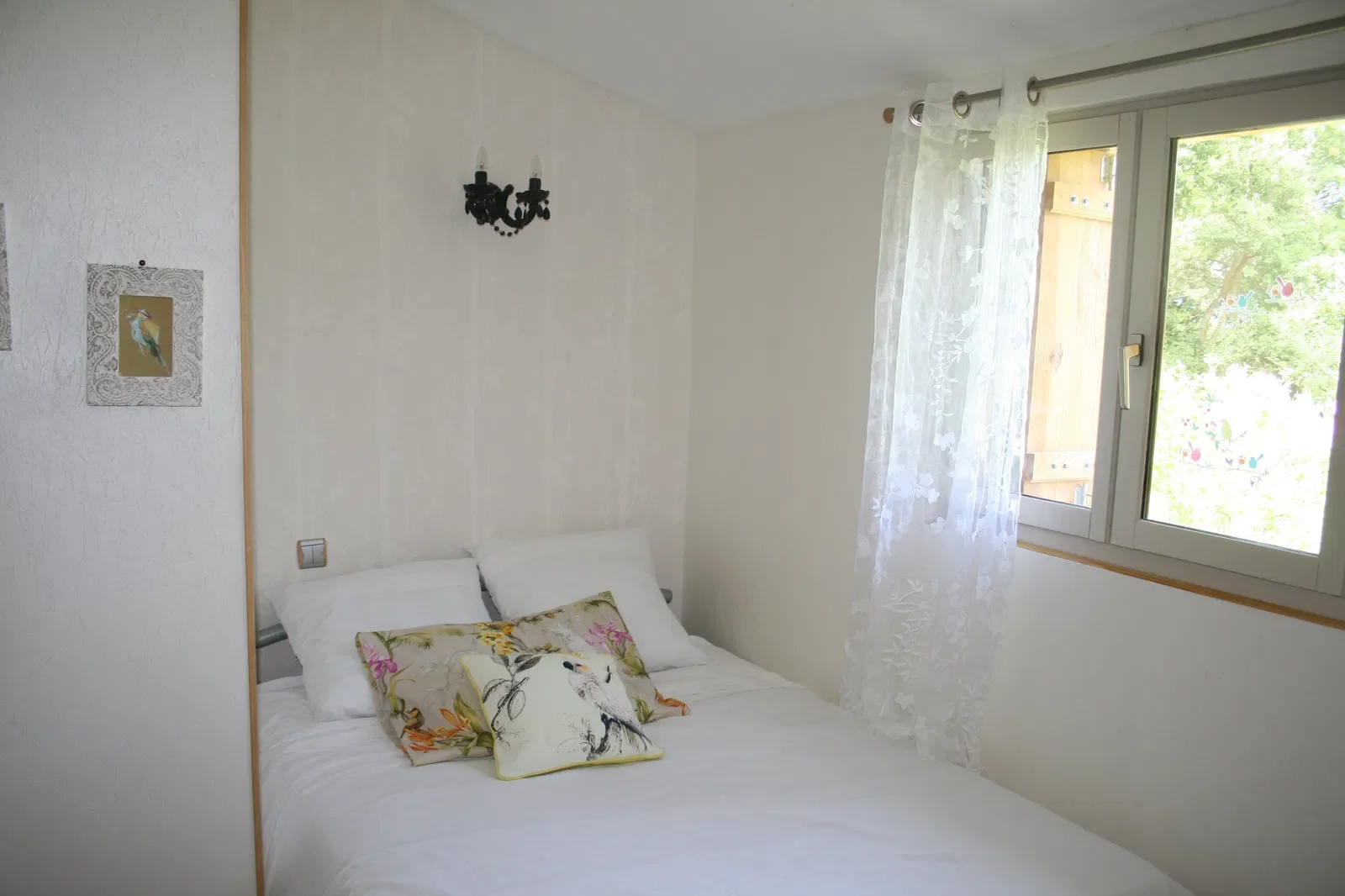 Room Avenue de la Gare in Meyrargues
