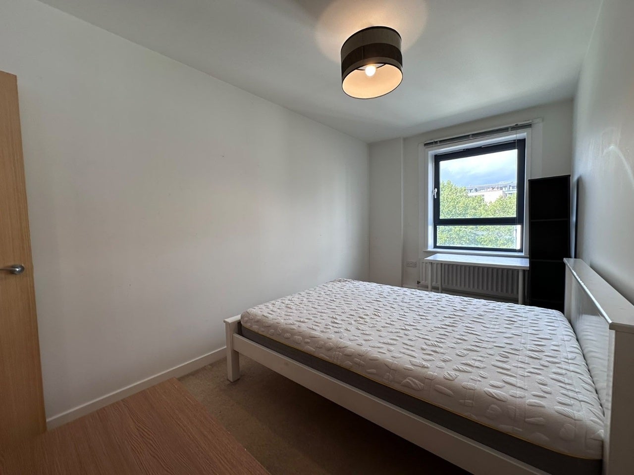 Room Palmerston Road in Greater London