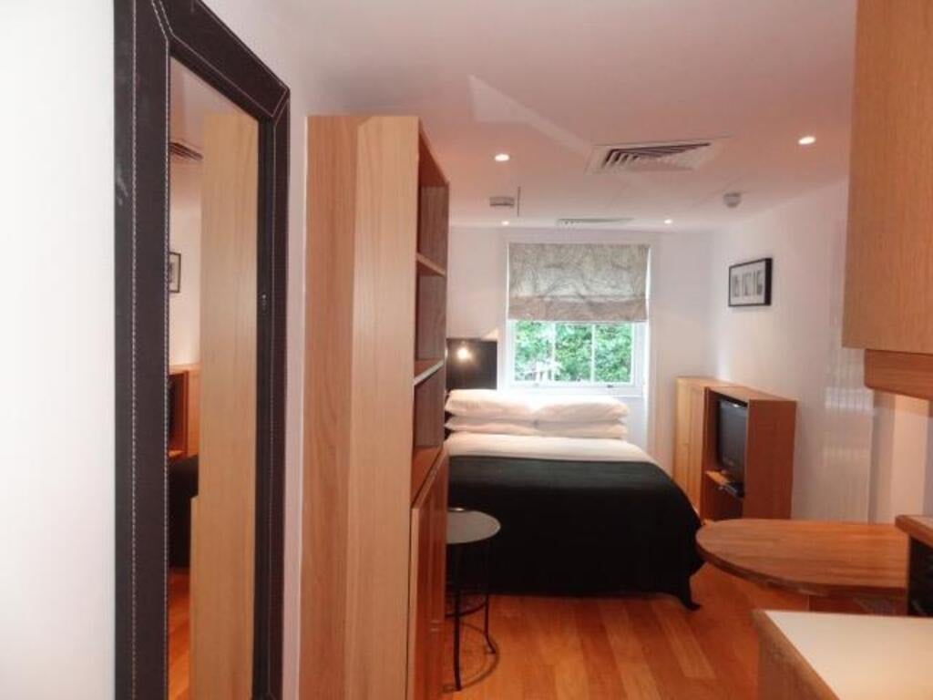 Room Cartwright Gardens in Greater London